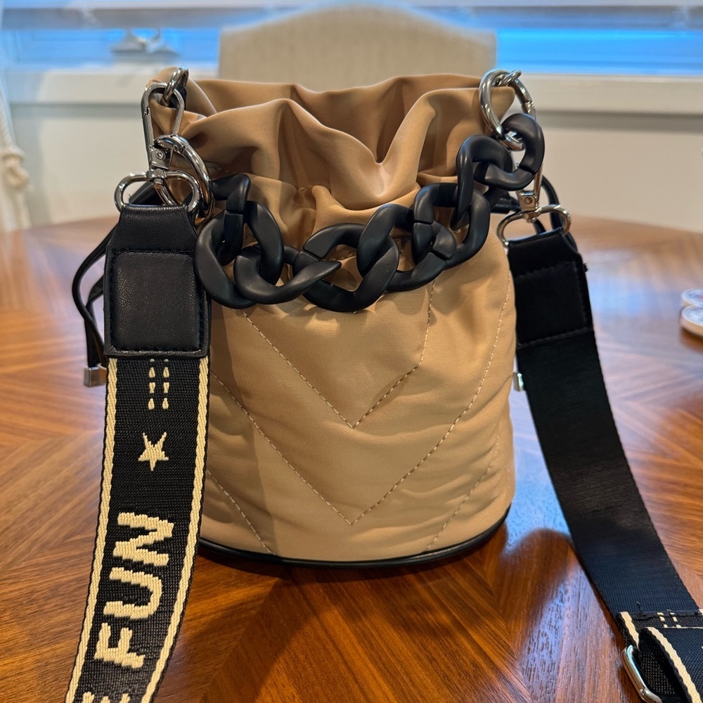 Zara “Have Fun” Bucket Sling
